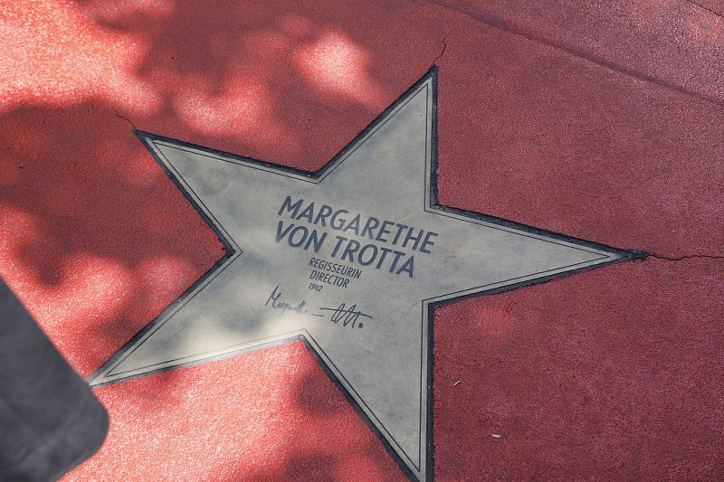 Durch Berlin mit: Margarethe von Trotta - Der Stern, mit dem ihre Leistungen als Filmemacherin in der Hauptstadt verewigt wurden, ist Margarethe von Trotta in einem männlich dominierten Kulturbetrieb nicht in den Schoß gefallen