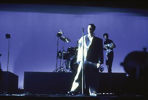 Bild zu American Utopia vs Stop Making Sense: Byrning Down The House