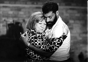 Bild zu Angst essen Seele auf: Wie Rainer Werner Fassbinder einmal versuchte, den Deutschen ihren Rassismus auszutreiben