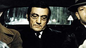 Lino Ventura bei der Gratwanderung im Untergrund © Studiocanal