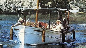 Sitzen alle in einem Boot? Aich der Mörder oder die Mörderin…? © Studiocanal