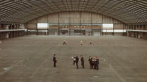 Stell dir vor, es ist Automesse und (noch) keiner ist da © Studiocanal