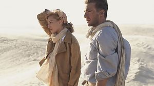 Liebe, Krieg, Verrat, Erinnerung: Anthony Minghellas Epos schildet eine mehrere Jahre umspannender Geschichte durch zwei miteinander verwobene Erzählebenen. © Paramount Pictures and Miramax. All Rights Reserved.