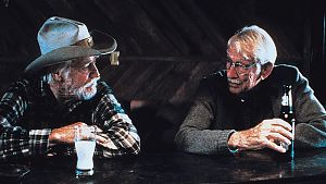 Alvin Straight (links, Richard Farnsworth) bei einem Boxenstopp © Arthaus / Studiocanal