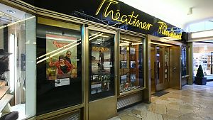 Auch von außen betrachtet ein schmuckes Kino © Ulrich Holzscheiter