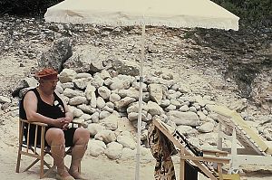 Bild zu Das Böse unter der Sonne: In der Hitze kühlen Kopf bewahren