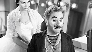 Mensch, Charlie…: "Rampenlicht" © Studiocanal