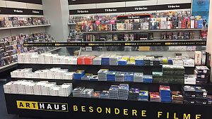 Verlockende Auslage an einem historischen Ort. ARTHAUS in Kölle am Ring. Schon die Römer wussten es zu schätzen…