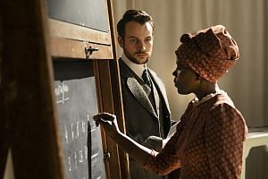 Alexander Hoffmann und Kezia Kambazembi im Film © Studiocanal GmbH / Julia Terjung