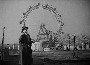 Der Groschenromanautor dreht sich im Kreis © Studiocanal