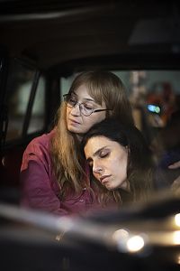 Alba Rohrwacher als Lenù und Irene Maiorino als Lila