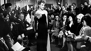 Galant, verspielt, stilvoll war die Mode in den letzten Wochen des Krieges. Die Nazis, die noch zum Dreh des Films in Paris an der Macht waren, existieren in der Welt von Falbalas einfacht nicht. © Arthaus / Studiocanal