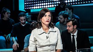 Umweltministerin Sofia Desmarest in einer Live-Sendung: "Es wird keinen Kollaps in irgendeiner Form geben, das kann ich Ihnen versichern." © © William Dupuy / CANAL+