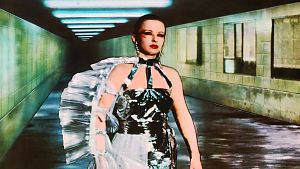 Bild zu Einladung zur Weltflucht: "We Are One"-Festival auf YouTube