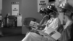 Szene aus "Sie leben" © Arthaus / Studiocanal