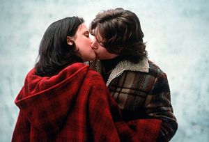 Bild zu LEARNING BY WATCHING: Küssen will gelernt sein