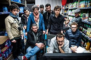 Bild zu Les Parasites im Interview über ihre Serie The Collapse