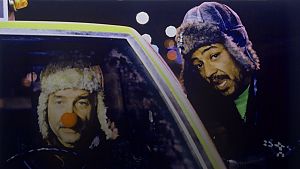 Bild zu Lieblingsszenen: Yoyo und Helmut in Night on Earth