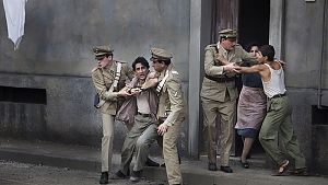 Kriminalität, Armut und patriarchale Strukturen prägen das Leben in den Straßen Neapels. © PHOTO BY EDUARDO CASTALDO � WILDSIDE/UMEDIA 2018