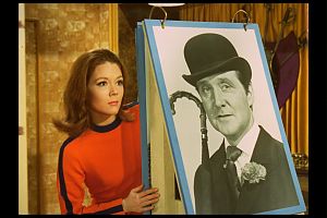 Bild zu Mit Schirm, Charme und Melone: Unterhaltung aus der besseren Zukunft