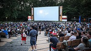 Volles Haus unter freiem Himmel © Studiocanal, Fotograf: Harald Fuhr