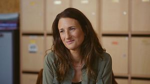 Toni (Camille Cottin) &copy; CHI-FOU-MI PRODUCTIONS – STUDIOCANAL – FRANCE 2