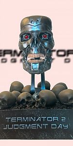 Der Endo Skull in der neuen limitierten Edition &copy; Studiocanal GmbH