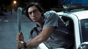 Adam Driver sitzt als Officer Peterson diesmal nicht auf dem Fahrersitz
