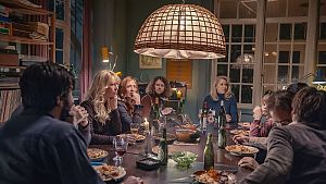 Der Esstisch als potenzielles Schlachtfeld © Studiocanal